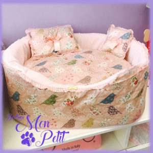 Casa: La cuccia Birdie Pink Sofa di For Pets Only lo trovi da Mon Petit Boutique