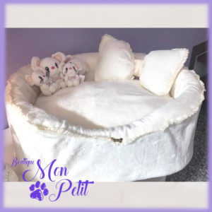 Casa: La cuccia Bow Cream Sofa di For Pets Only lo trovi da Mon Petit Boutique