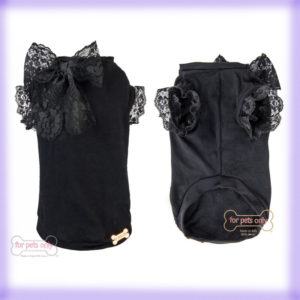 Outfit: Little Black T-Shirt di For Pets Only la trovi da Mon Petit Boutique